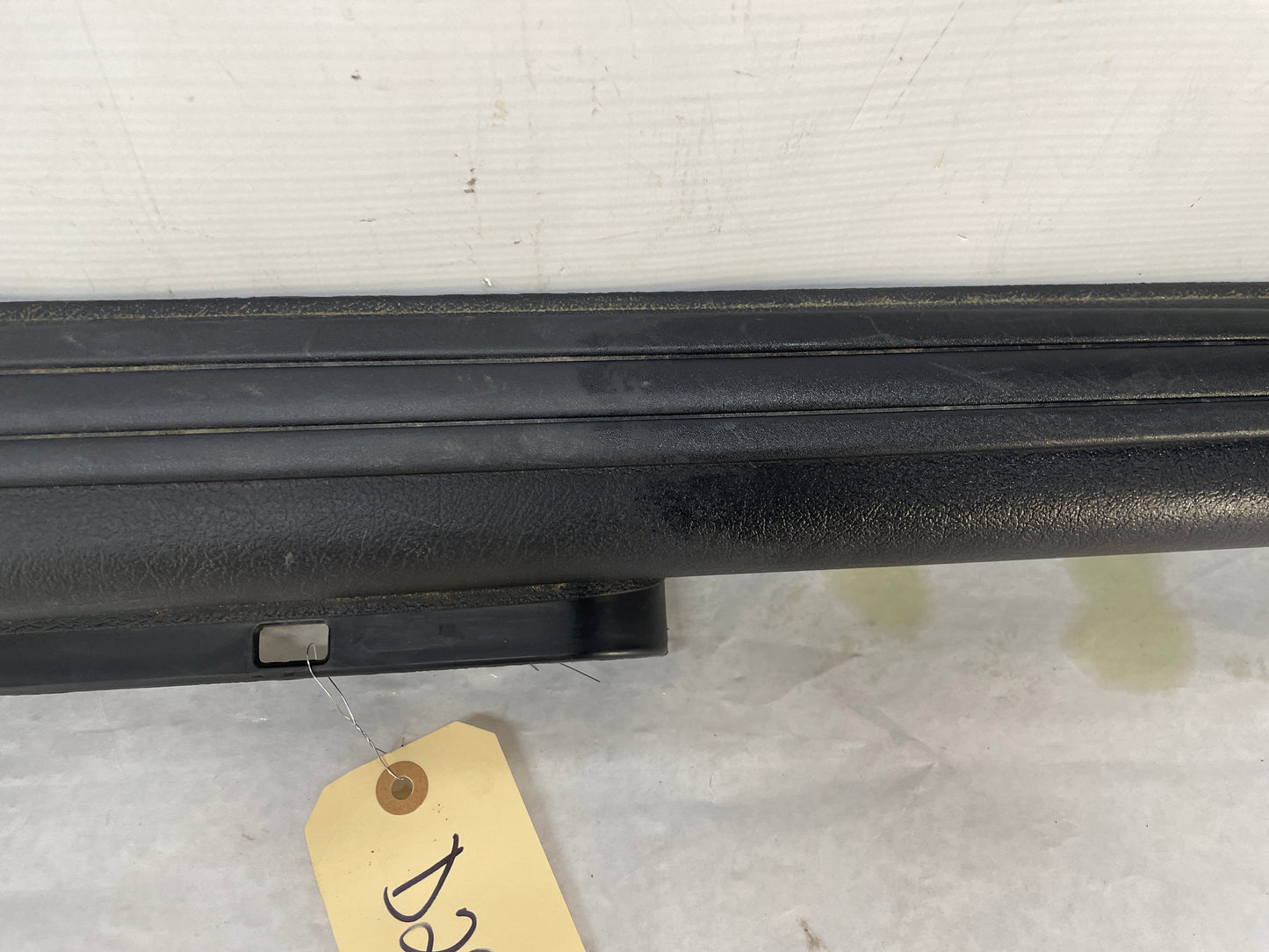 2005 Pontiac GTO LH Driver Interior Sill Carpet Retainer Trim Cover Panel OEM