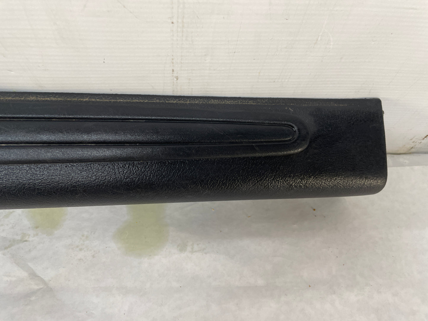 2005 Pontiac GTO LH Driver Interior Sill Carpet Retainer Trim Cover Panel OEM