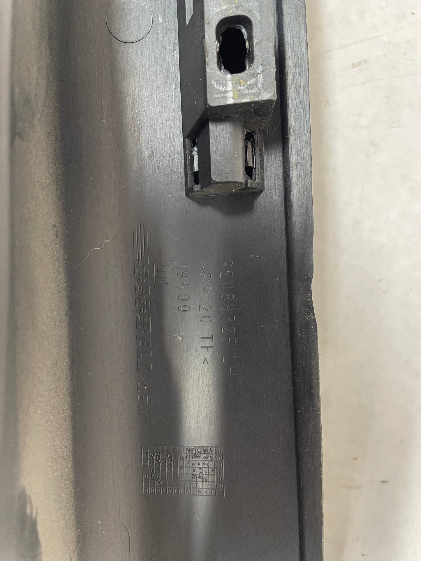 2005 Pontiac GTO LH Driver Interior Sill Carpet Retainer Trim Cover Panel OEM