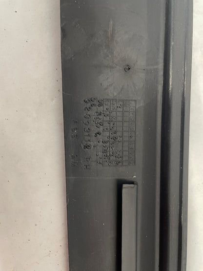 2005 Pontiac GTO RH Passenger Exterior B Pillar Window Trim Cover Applique Molding OEM - Day's Parts Yard