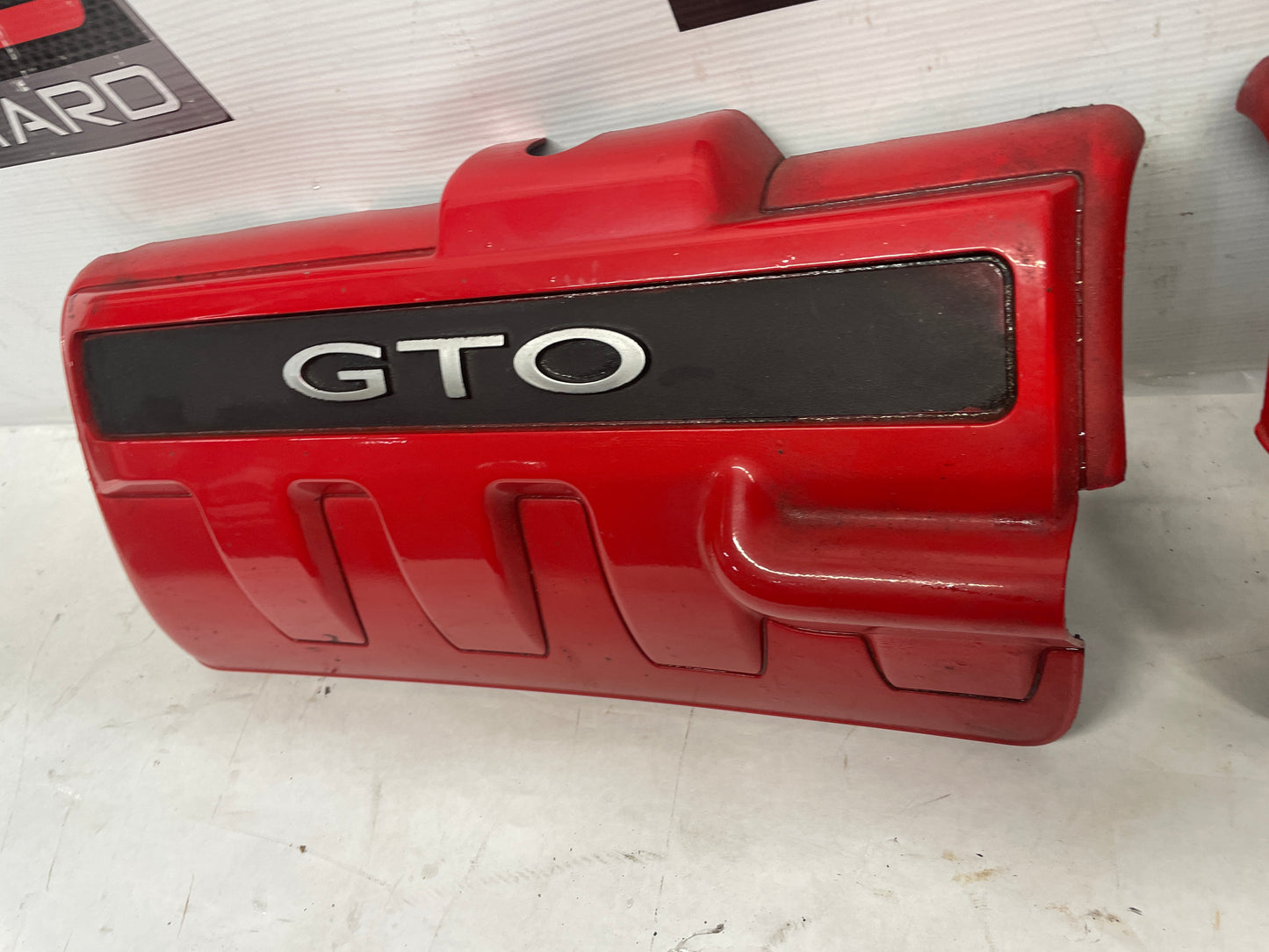 2005 Pontiac GTO RH & LH Engine Motor Coil Covers OEM