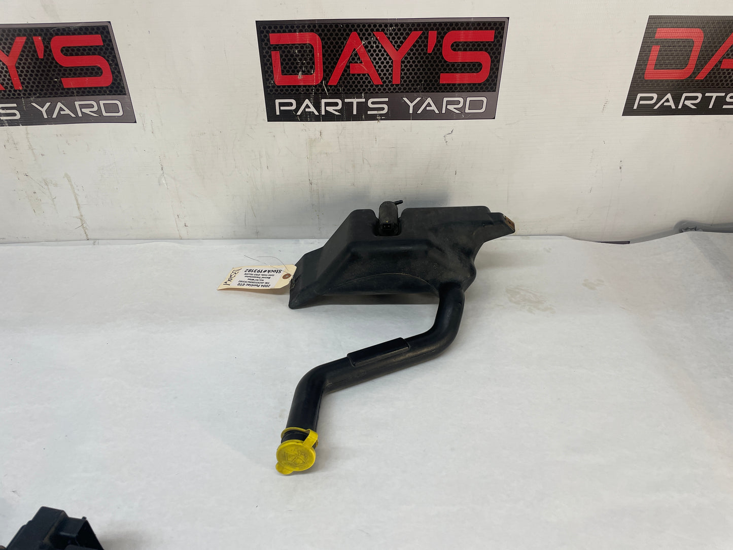 2004 Pontiac GTO Windshield Washer Pump Reservoir Tank Bottle OEM - Day's Parts Yard
