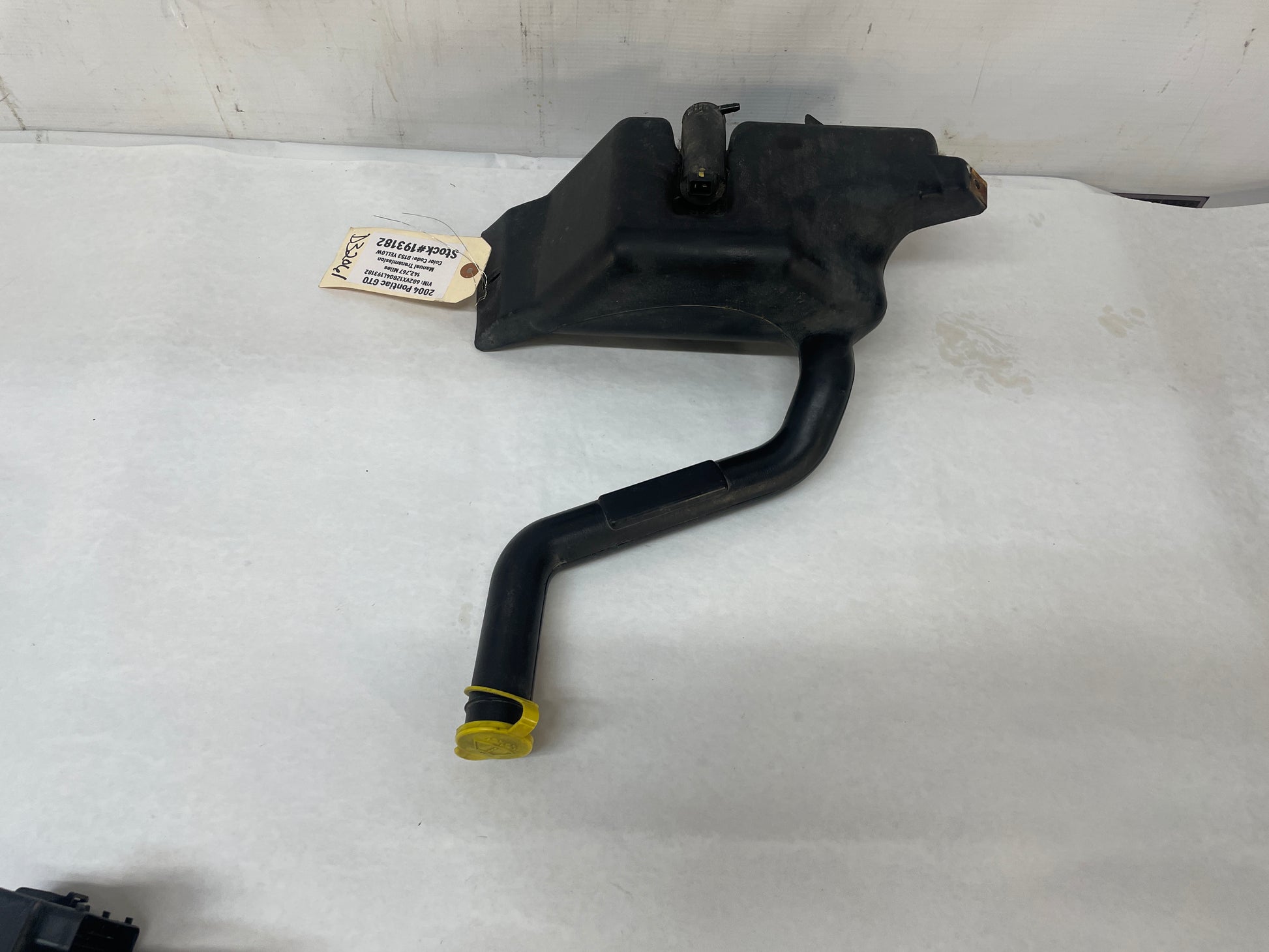 2004 Pontiac GTO Windshield Washer Pump Reservoir Tank Bottle OEM - Day's Parts Yard