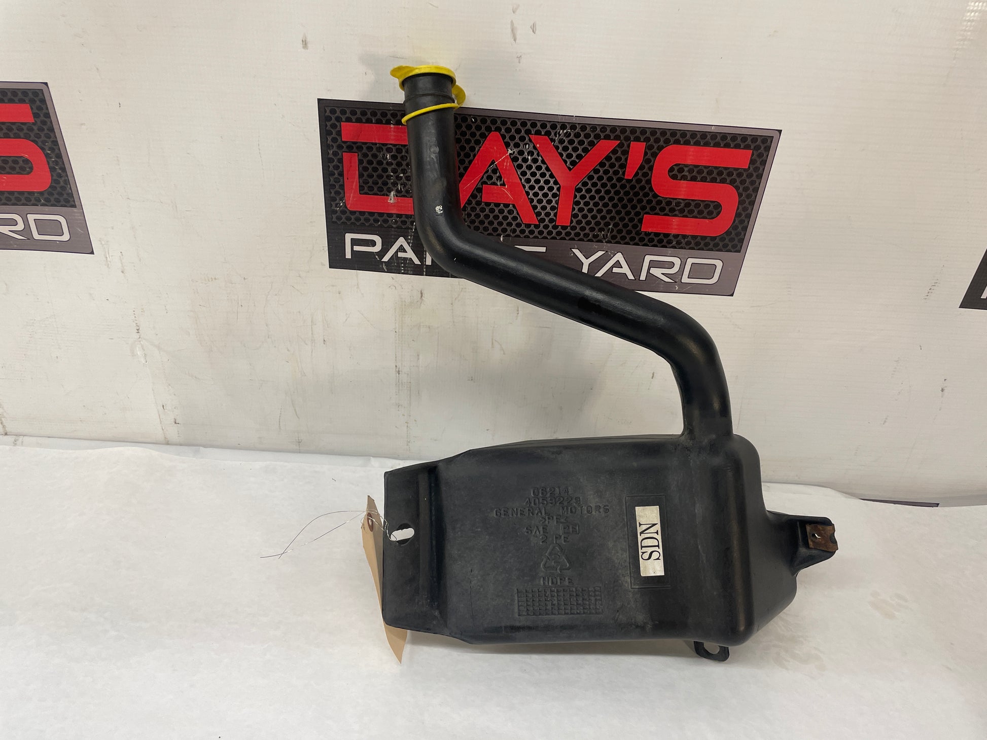 2004 Pontiac GTO Windshield Washer Pump Reservoir Tank Bottle OEM - Day's Parts Yard