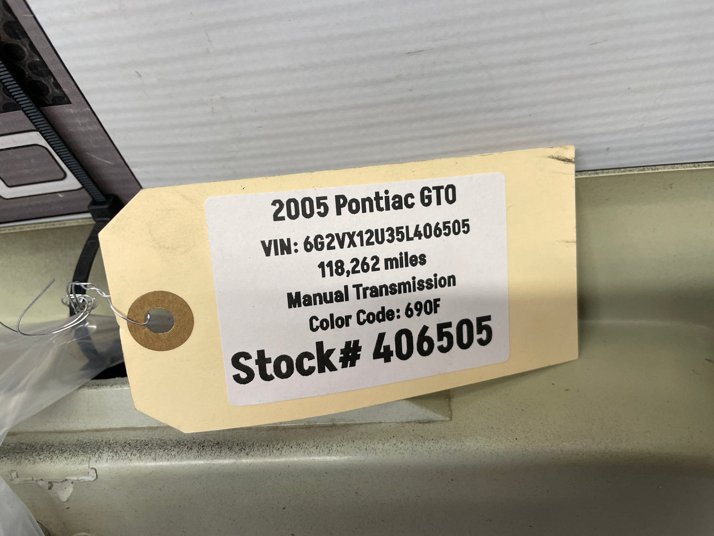 2005 Pontiac GTO Trunk Deck Lid Filler Insert Applique Panel Black OEM - Day's Parts Yard