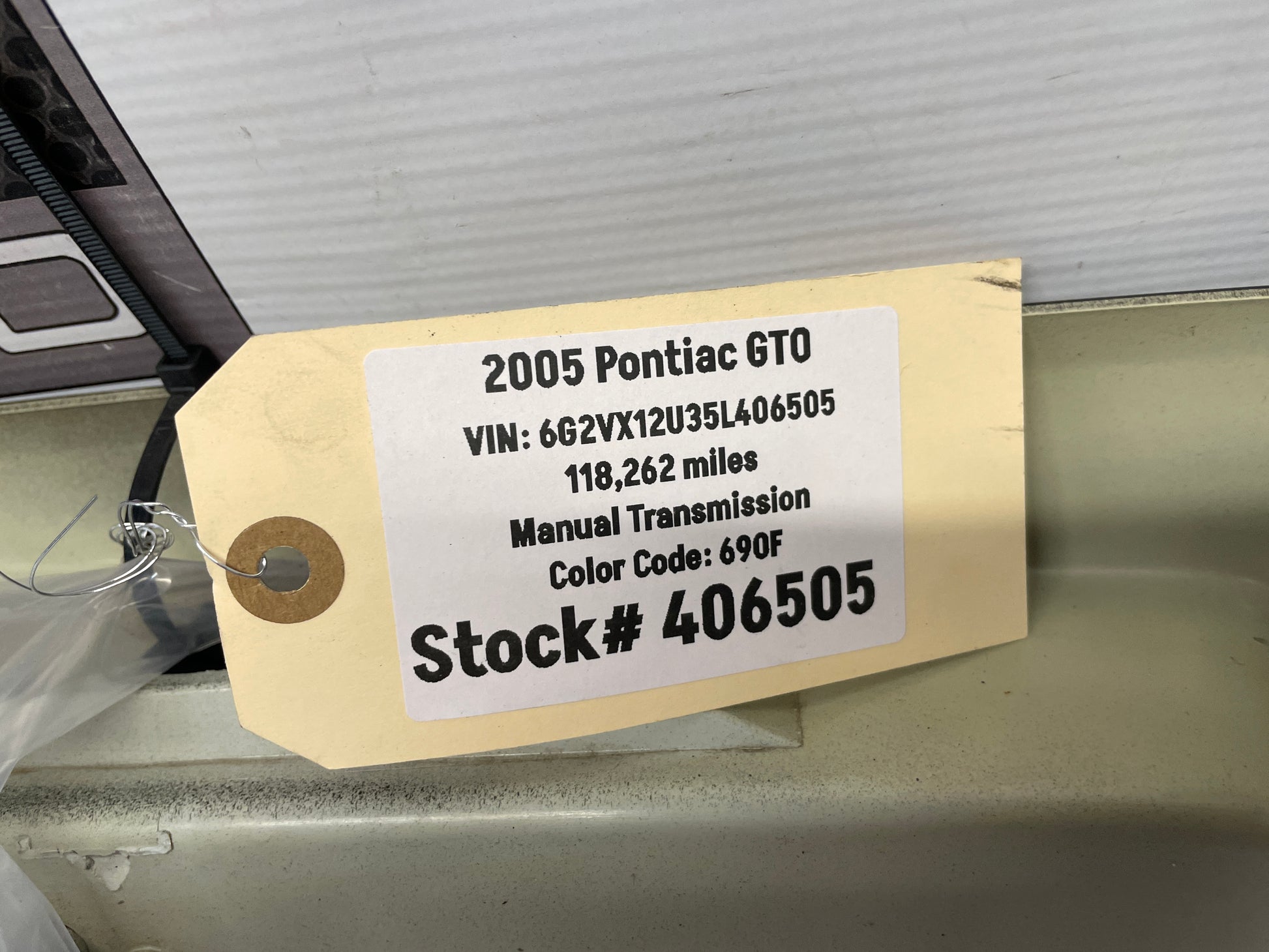 2005 Pontiac GTO Trunk Deck Lid Filler Insert Applique Panel Black OEM - Day's Parts Yard