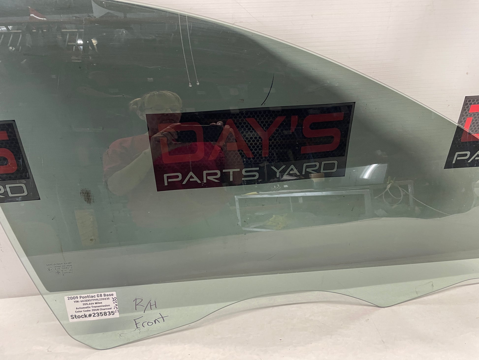 2009 Pontiac G8 Base RH Passenger Front Door Window Glass OEM - Day's Parts Yard