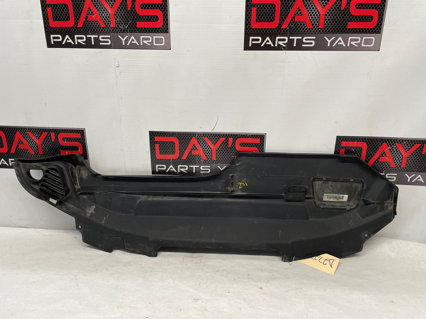 2005 Pontiac GTO Upper Radiator Core Support Air Baffle Cover OEM - Day's Parts Yard