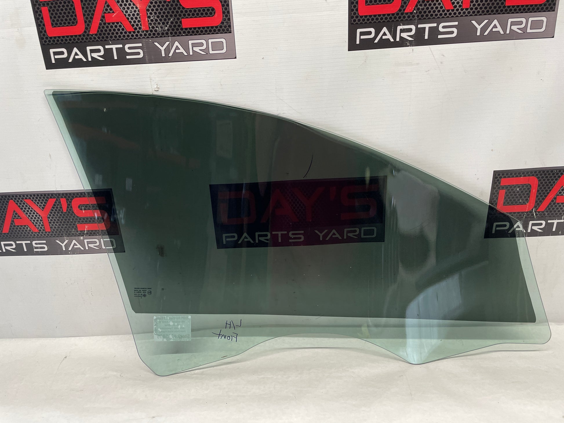 2009 Pontiac G8 Base LH Driver Front Door Window Glass OEM - Day's Parts Yard