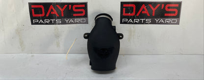 2004 Chevy C5 Corvette Air Cleaner Intake Bridge Duct OEM - Day's Parts Yard