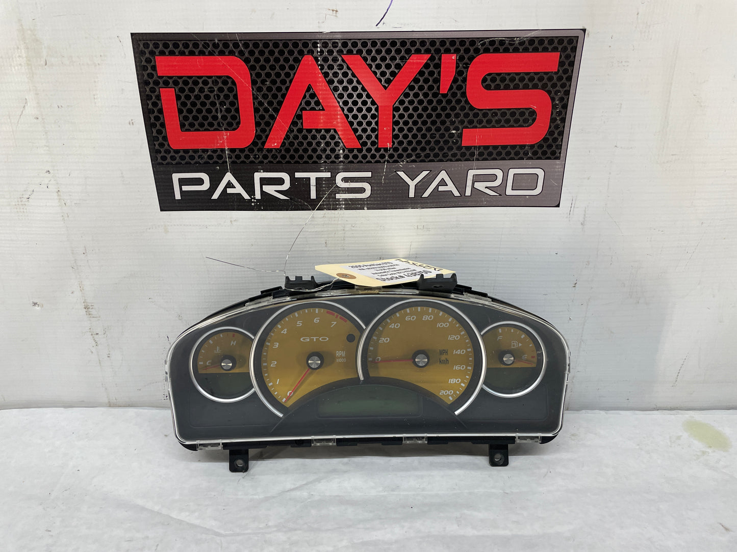 2005 Pontiac GTO Gauge Cluster Speedometer Instrument Panel OEM Yellow 74K