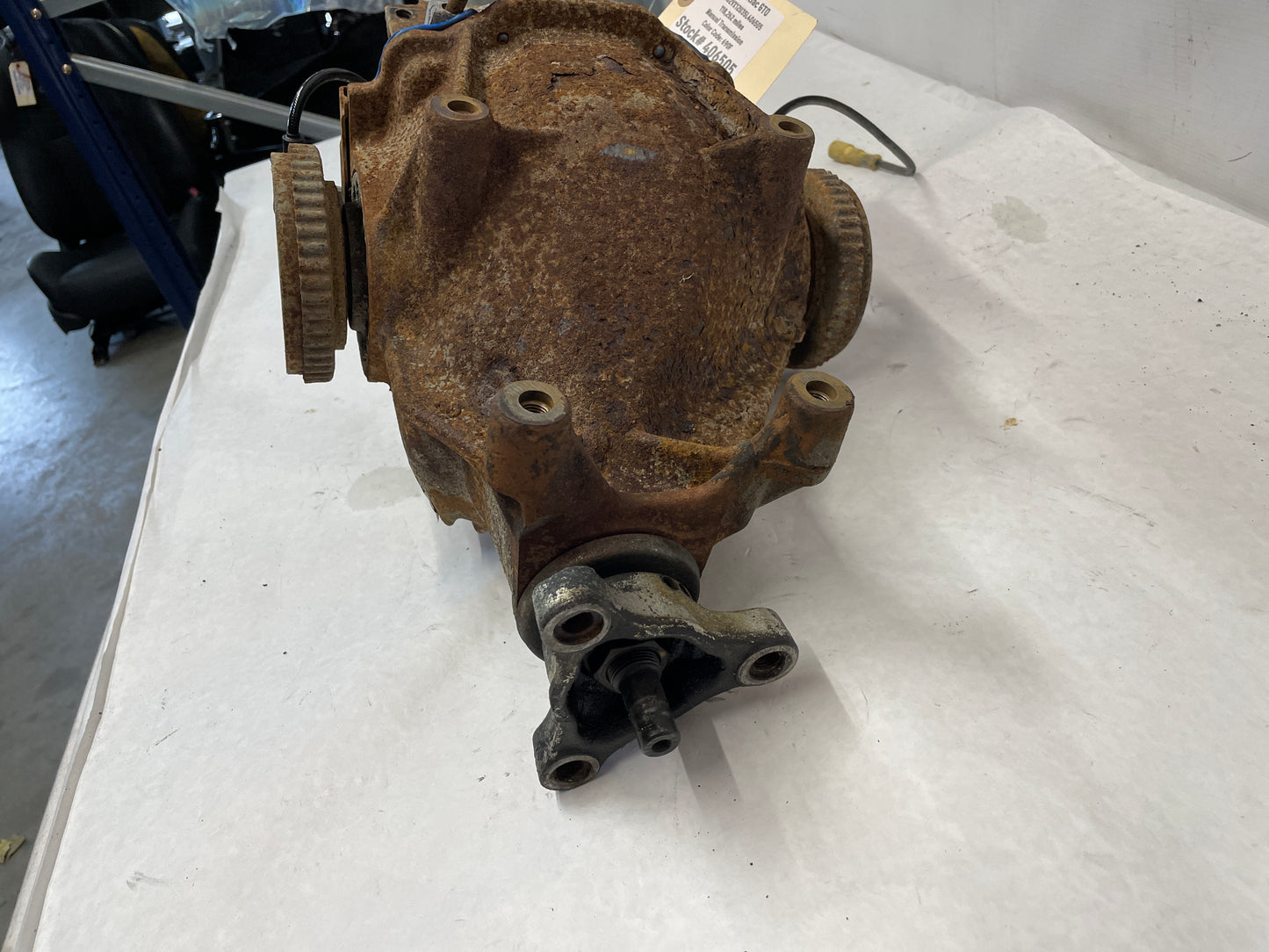 2005 Pontiac GTO Rear End Rearend Carrier Axle Differential 3.46 LSD OEM - Day's Parts Yard