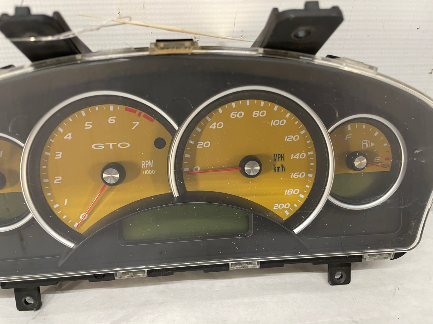 2005 Pontiac GTO Gauge Cluster Speedometer Instrument Panel OEM Yellow 74K