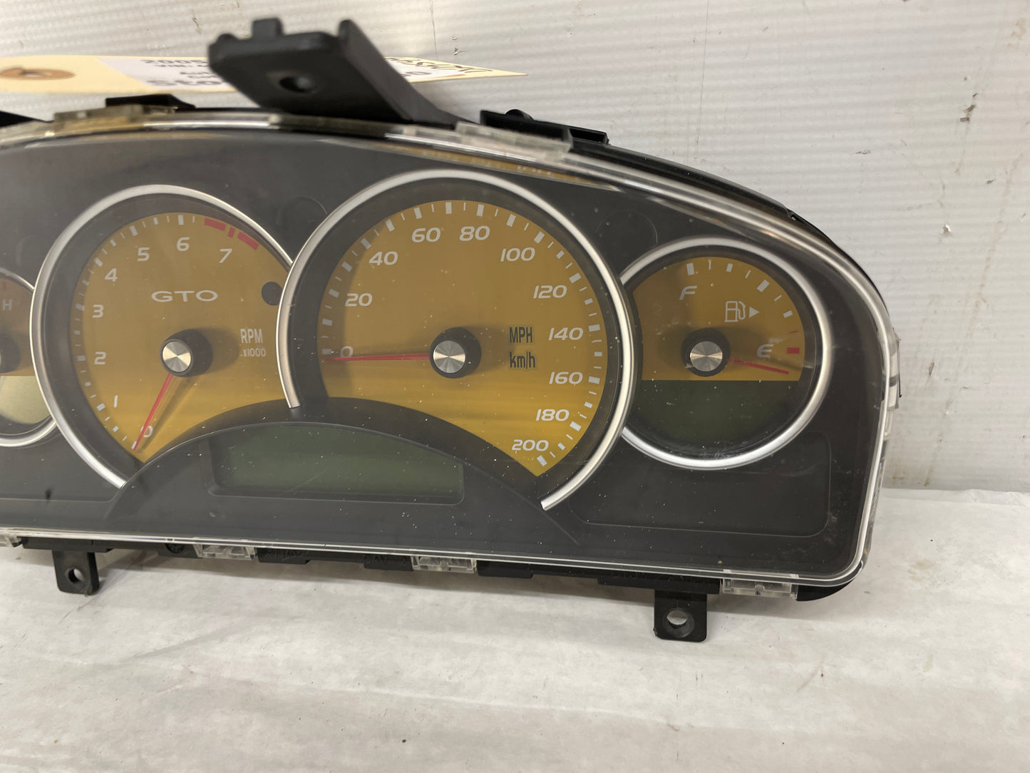 2005 Pontiac GTO Gauge Cluster Speedometer Instrument Panel OEM Yellow 74K