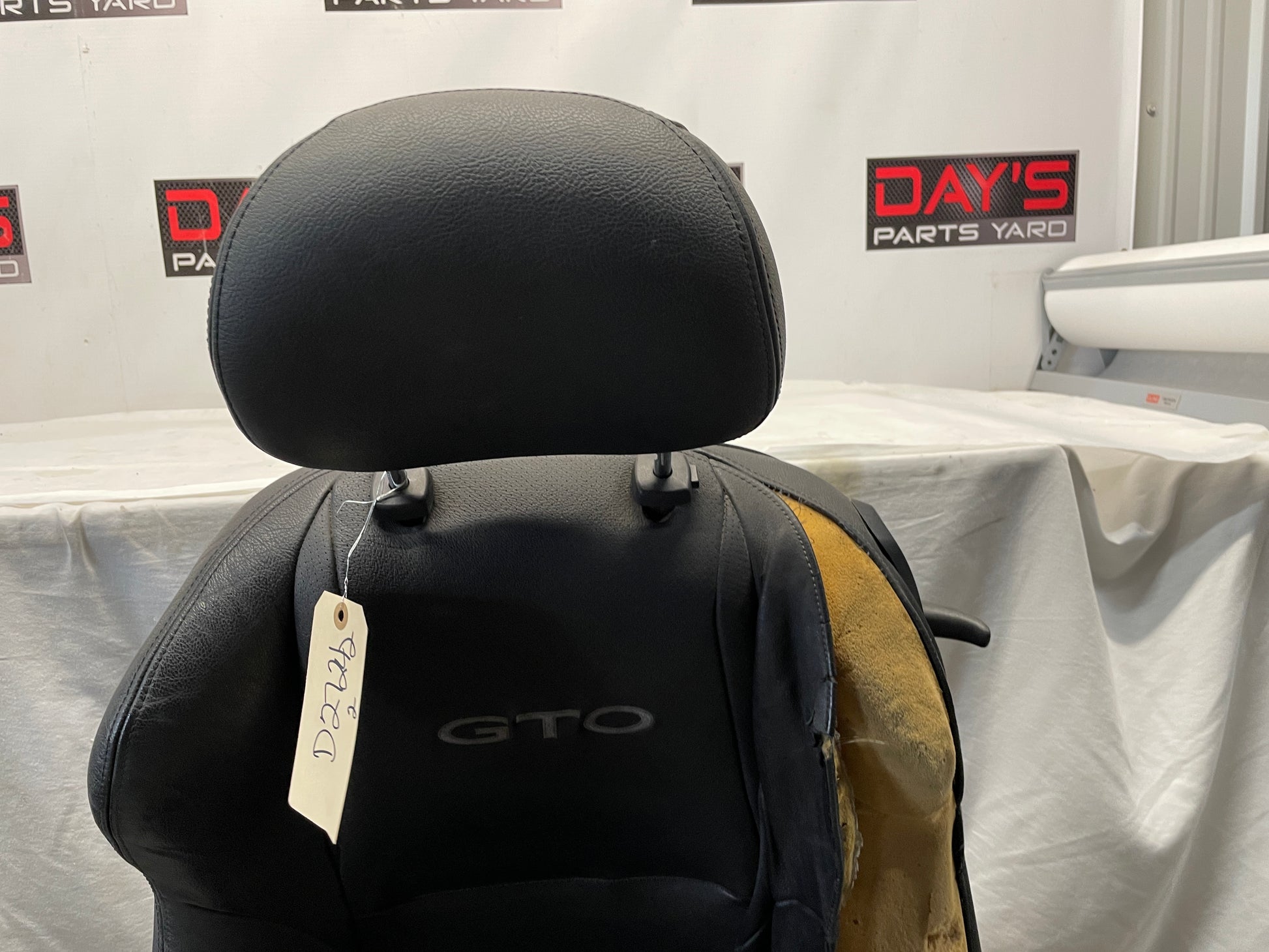 2005 Pontiac GTO Front Seats Black Leather OEM - Day's Parts Yard