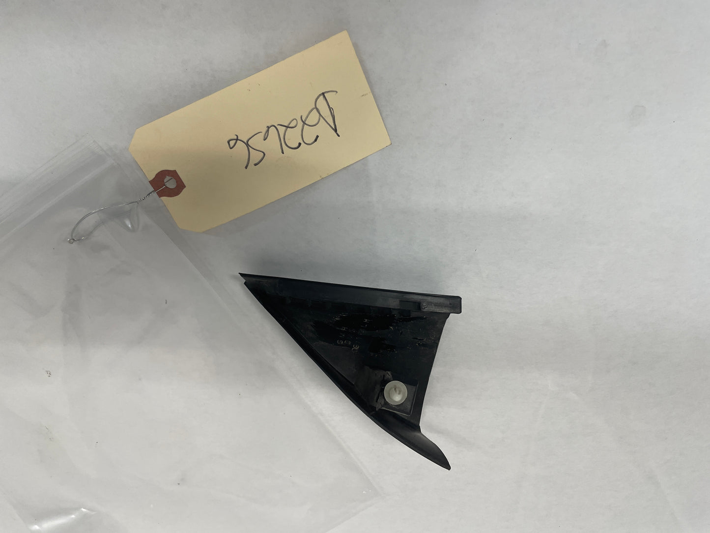 2005 Pontiac GTO LH Driver Triangle Defrost Trim Door Vent Cover OEM