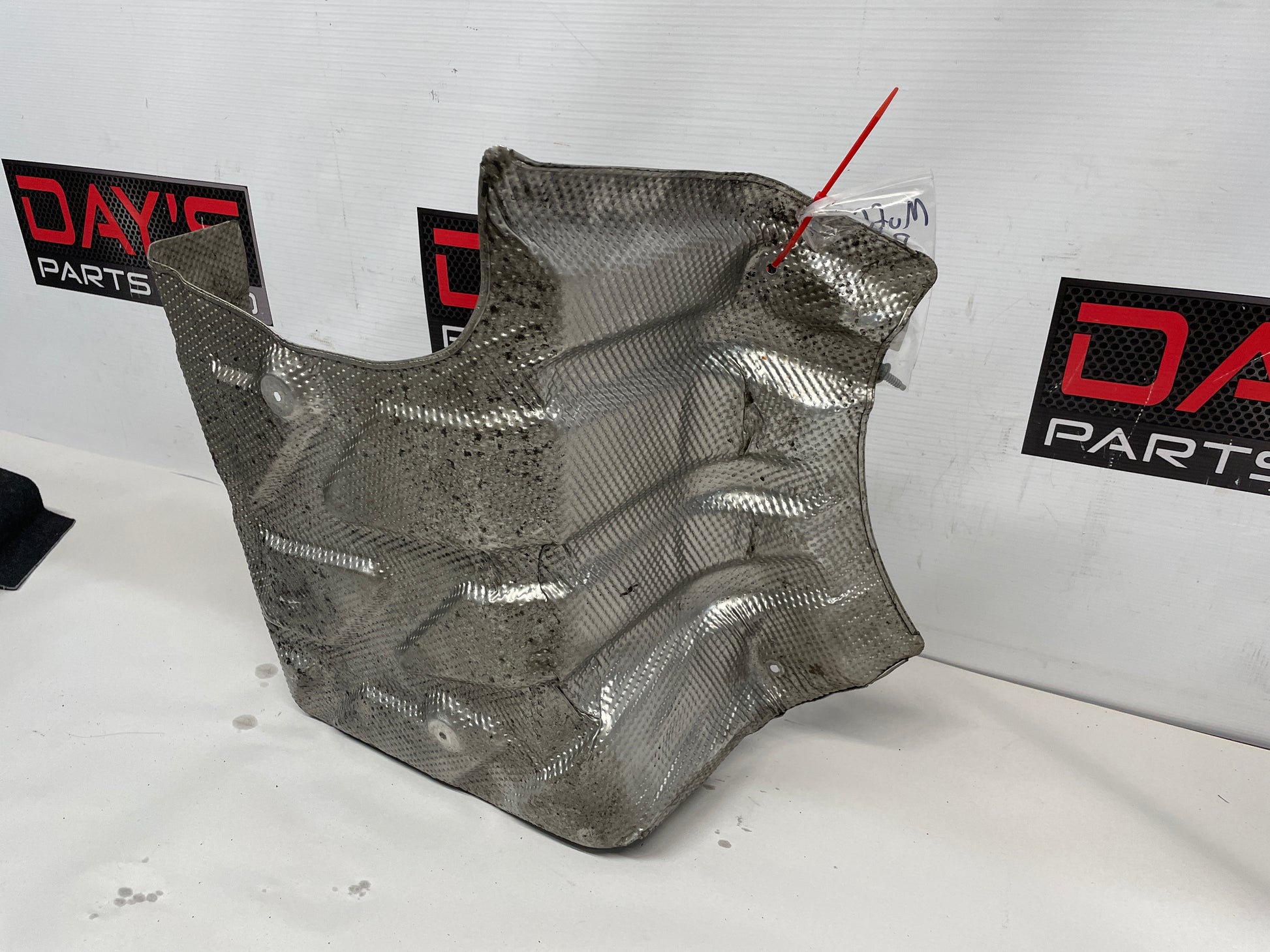 2015 Chevy SS Sedan RH Passenger Exhaust Muffler Heat Shield OEM - Day's Parts Yard