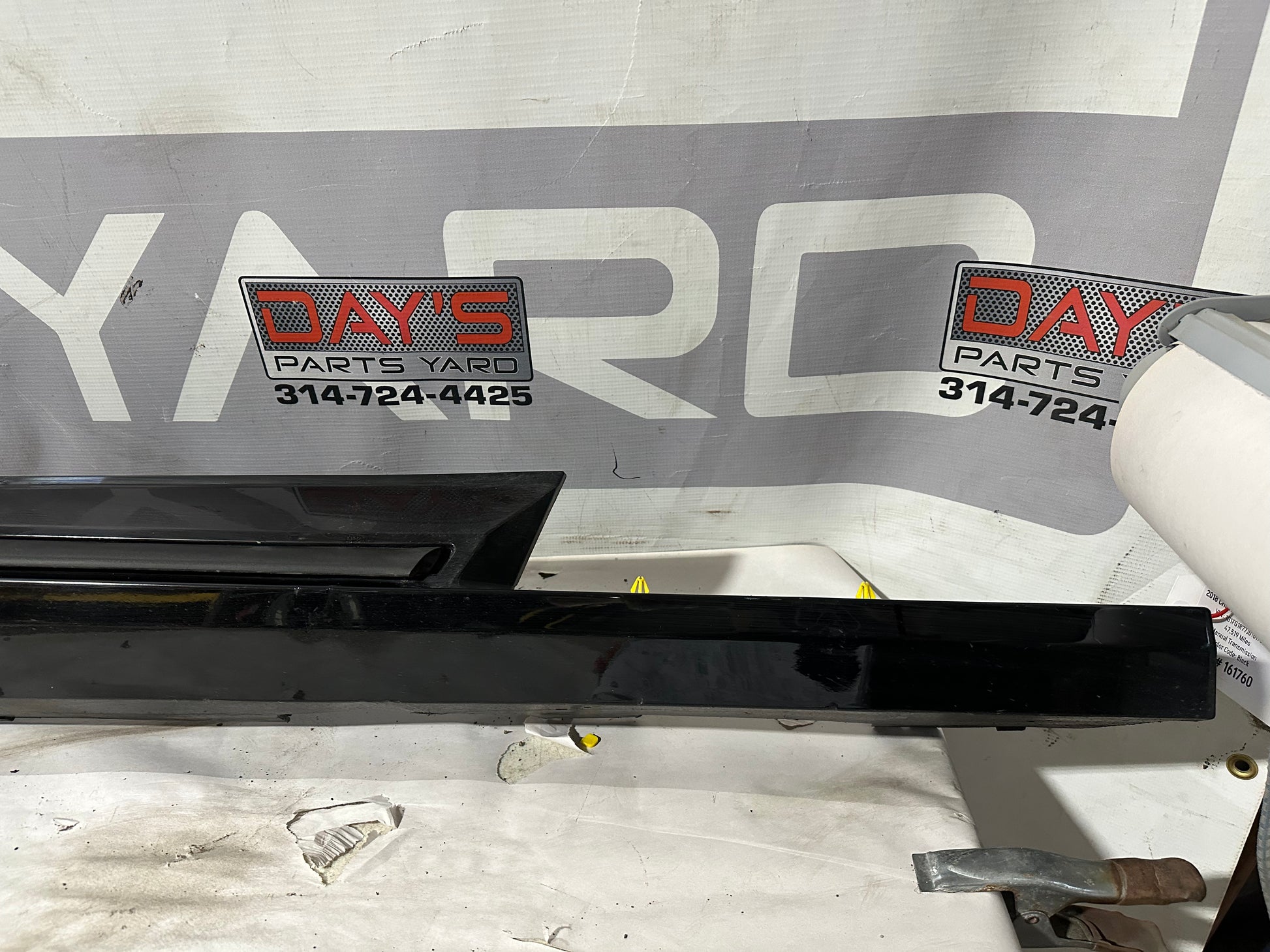 2018 Chevy Camaro SS RH Passenger Rocker Molding Panel OEM - Day's Parts Yard