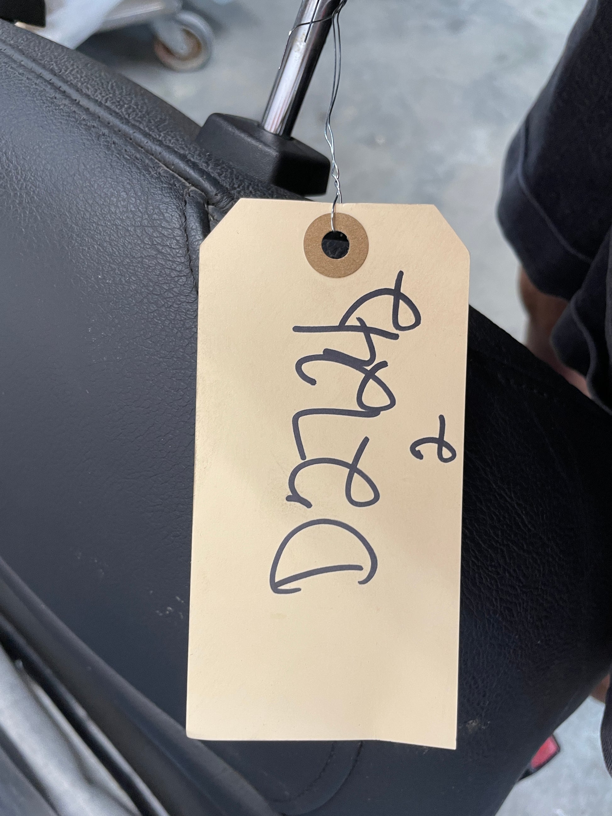 2005 Pontiac GTO Front Seats Black Leather OEM - Day's Parts Yard