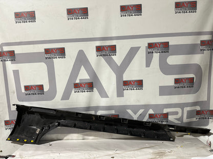 2018 Chevy Camaro SS RH Passenger Rocker Molding Panel OEM - Day's Parts Yard