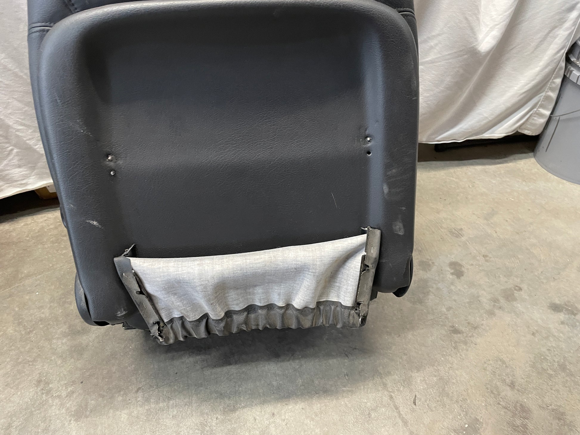 2005 Pontiac GTO Front Seats Black Leather OEM - Day's Parts Yard
