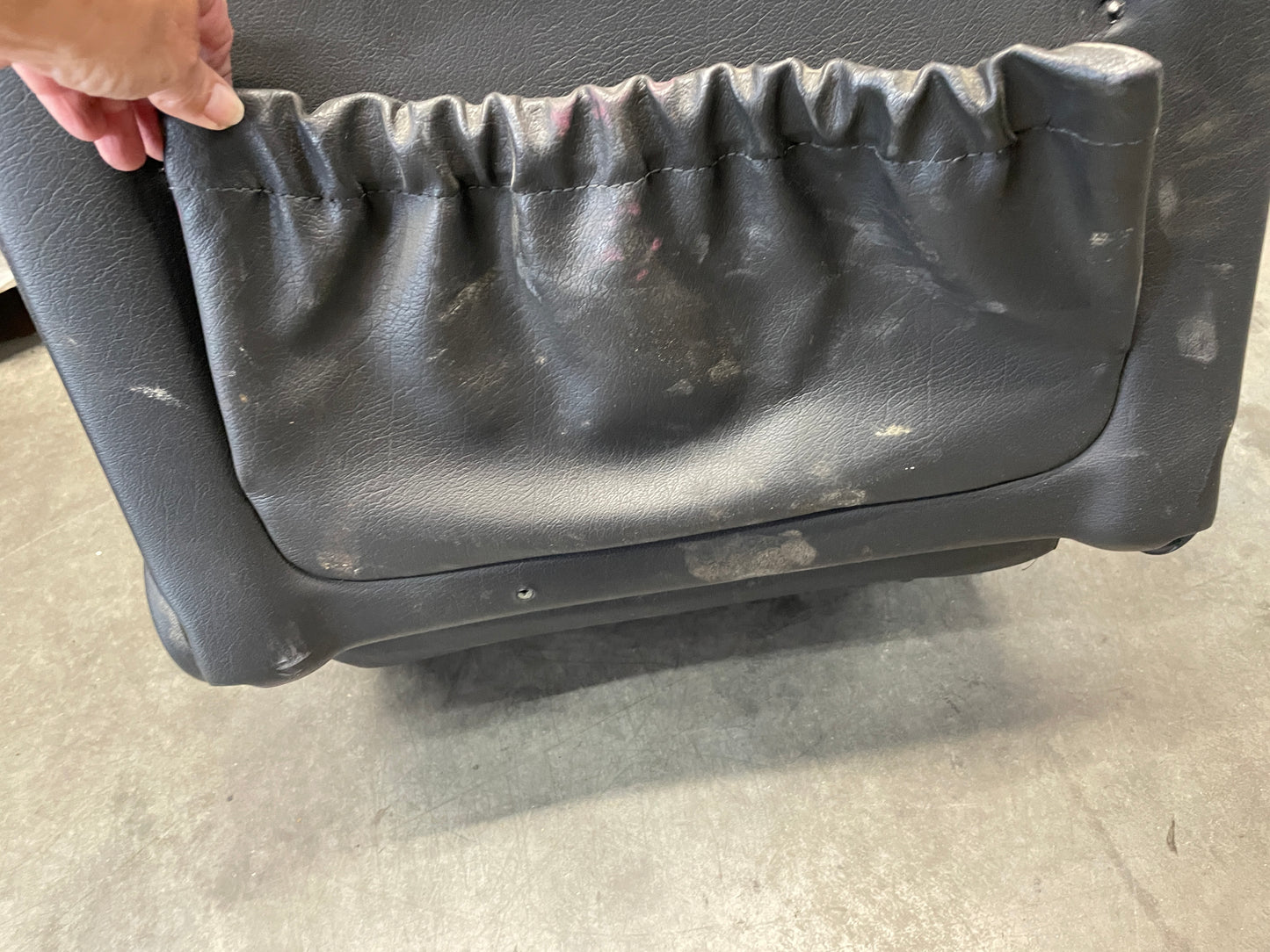 2005 Pontiac GTO Front Seats Black Leather OEM - Day's Parts Yard