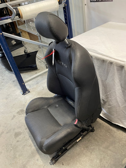 2005 Pontiac GTO Front Seats Black Leather OEM - Day's Parts Yard