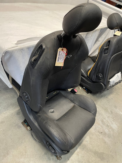 2005 Pontiac GTO Front Seats Black Leather OEM - Day's Parts Yard