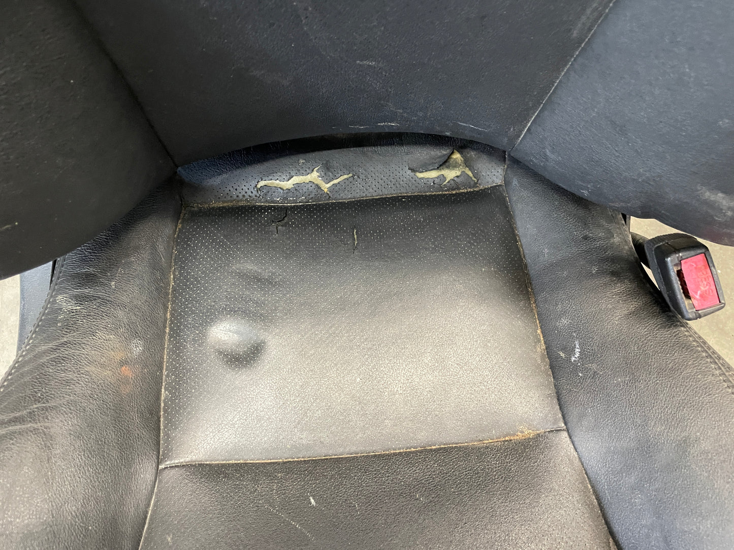 2005 Pontiac GTO Front Seats Black Leather OEM - Day's Parts Yard