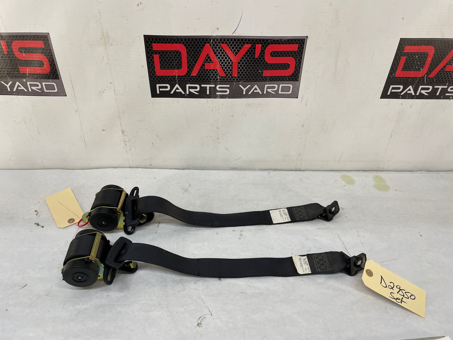 2005 Pontiac GTO RH & LH Rear Seat Belt Retractor OEM