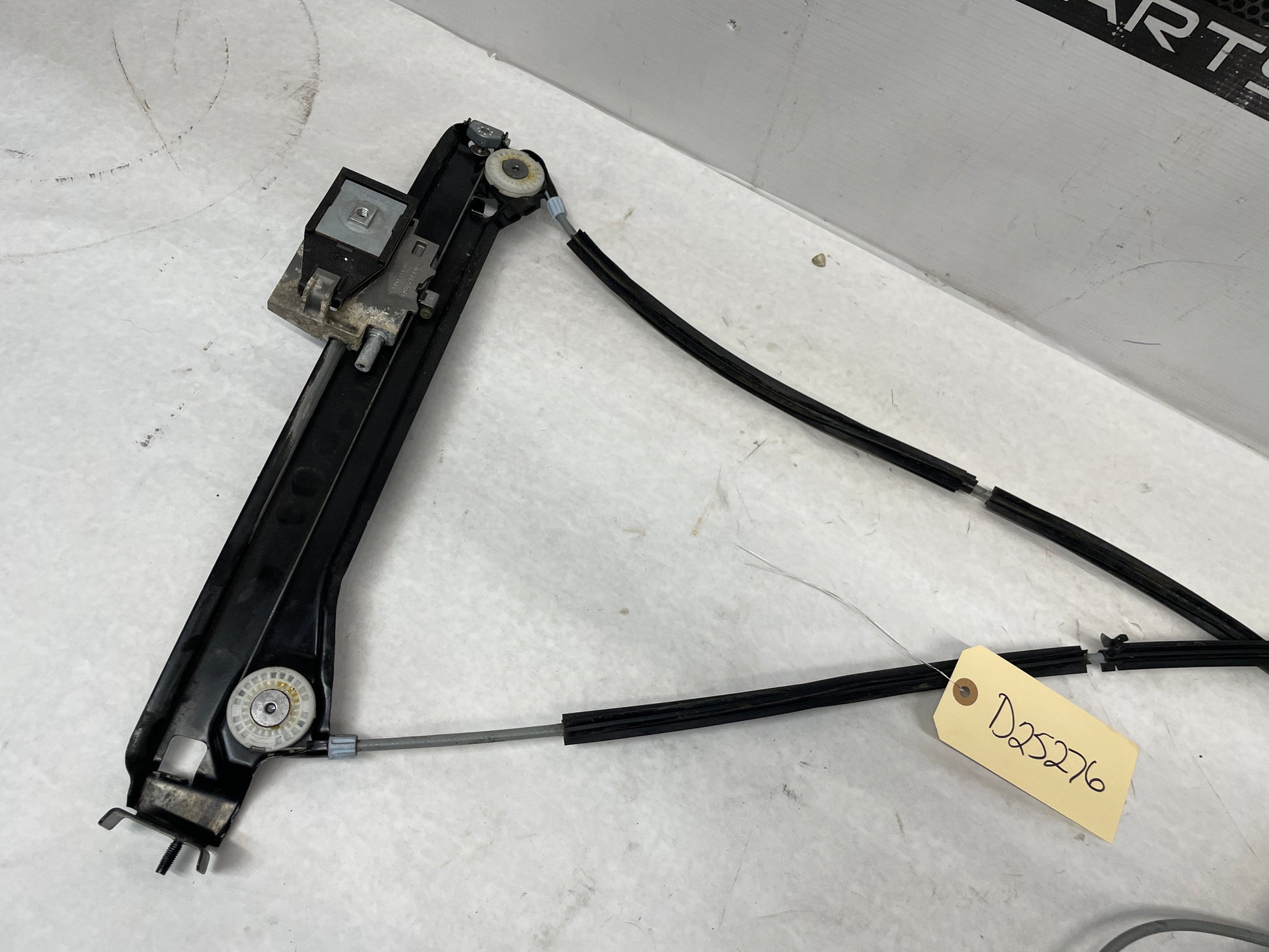 2012 Chevy Camaro ZL RH Passenger Front Window Regulator w/ Motor OEM - Day's Parts Yard