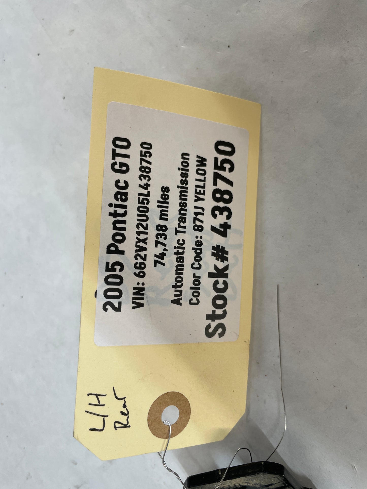 2005 Pontiac GTO RH & LH Rear Seat Belt Retractor OEM