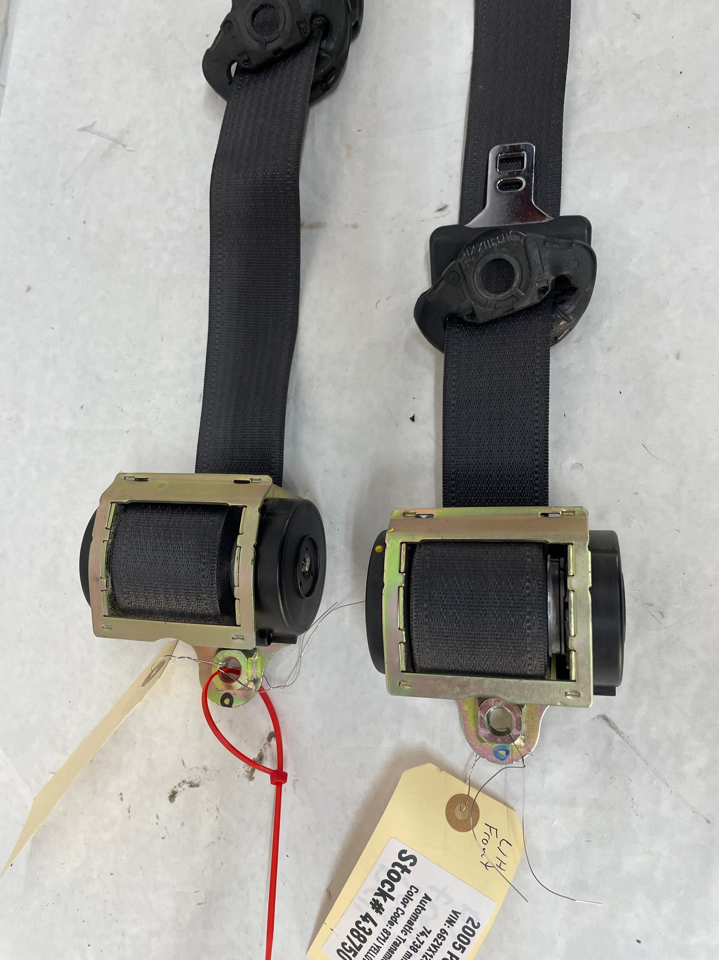 2005 Pontiac GTO RH & LH Front Seatbelt Retractors Set OEM