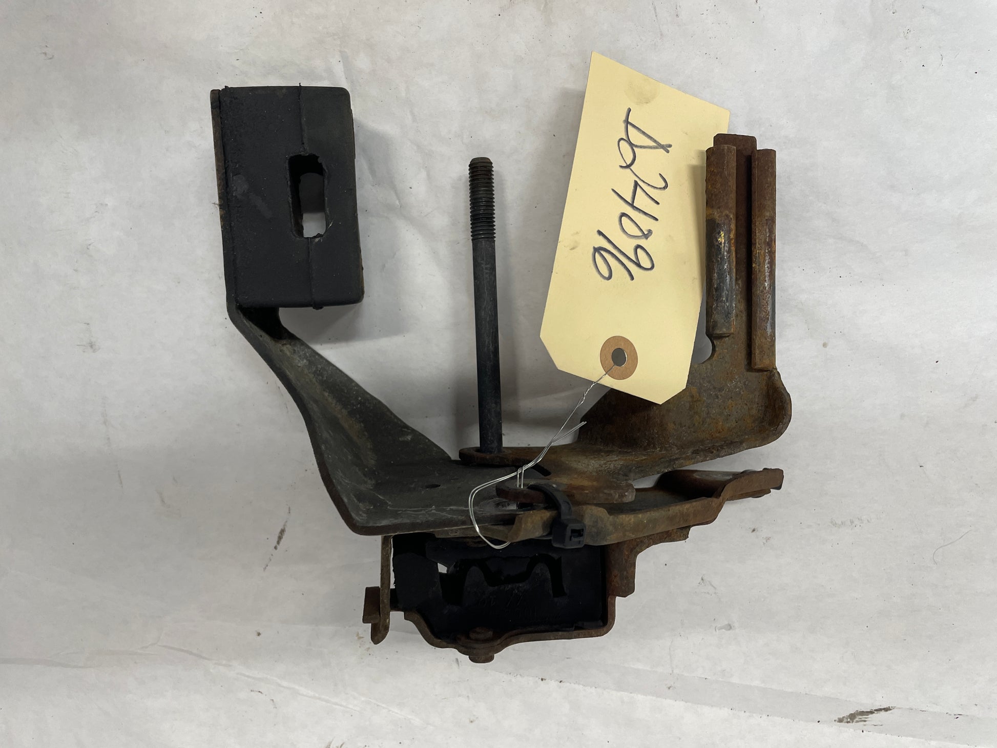1998 Chevy Camaro Z28 Rear Suspension Transmission Torque Arm Bracket Brace OEM - Day's Parts Yard