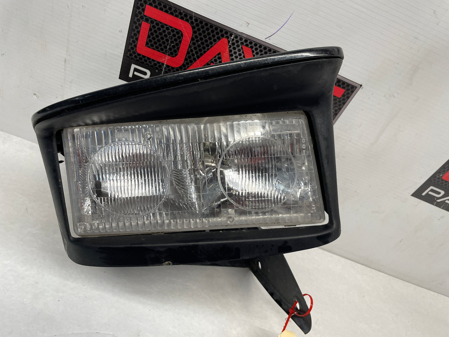 2001 Chevy C5 Corvette RH Passenger Pop Up Headlight Head Light Lamp Assembly OEM - Day's Parts Yard