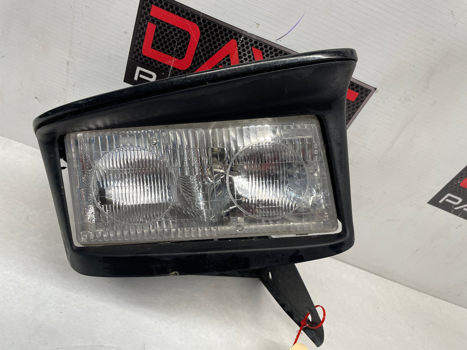 2001 Chevy C5 Corvette RH Passenger Pop Up Headlight Head Light Lamp Assembly OEM - Day's Parts Yard