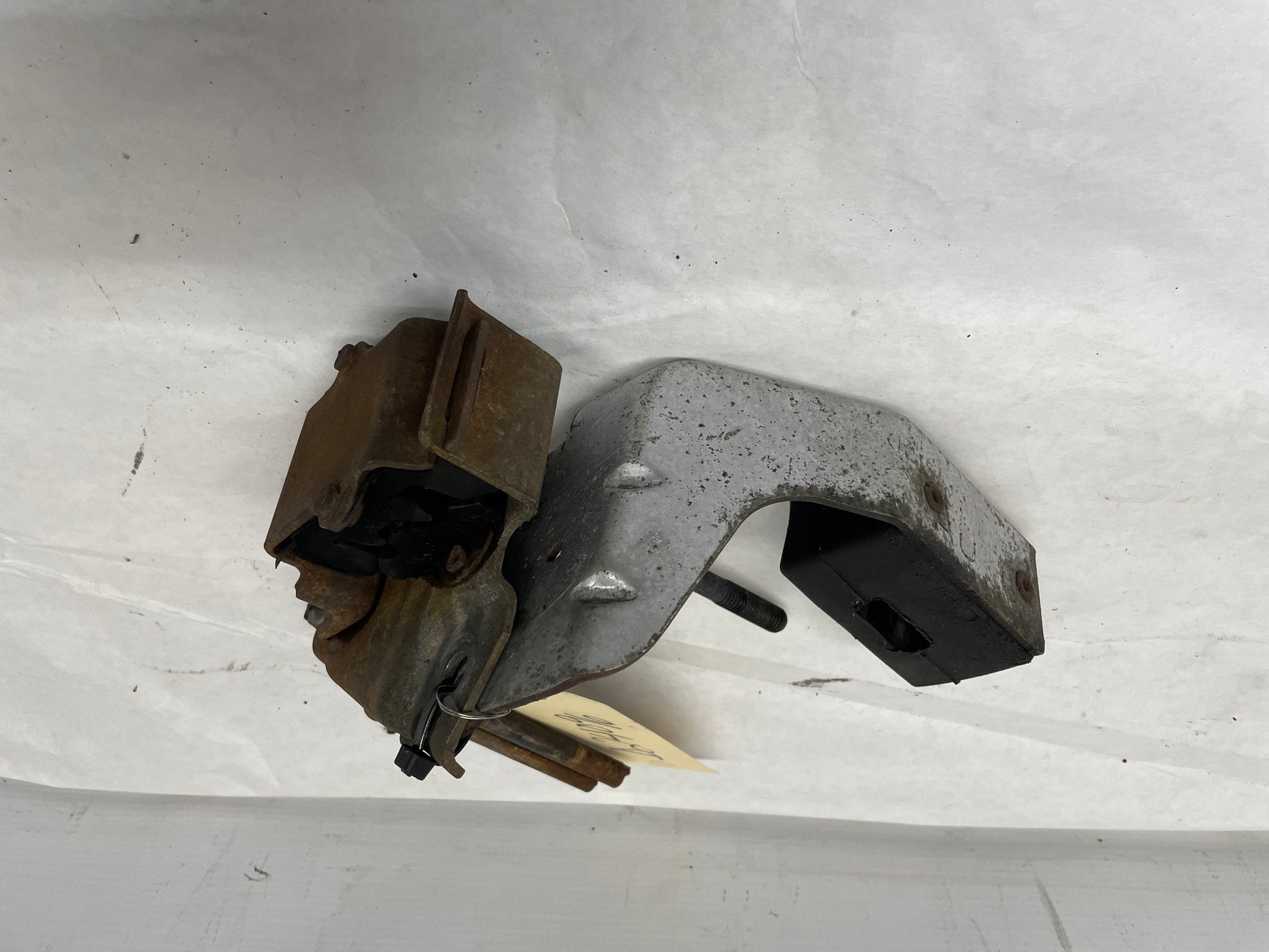1998 Chevy Camaro Z28 Rear Suspension Transmission Torque Arm Bracket Brace OEM - Day's Parts Yard
