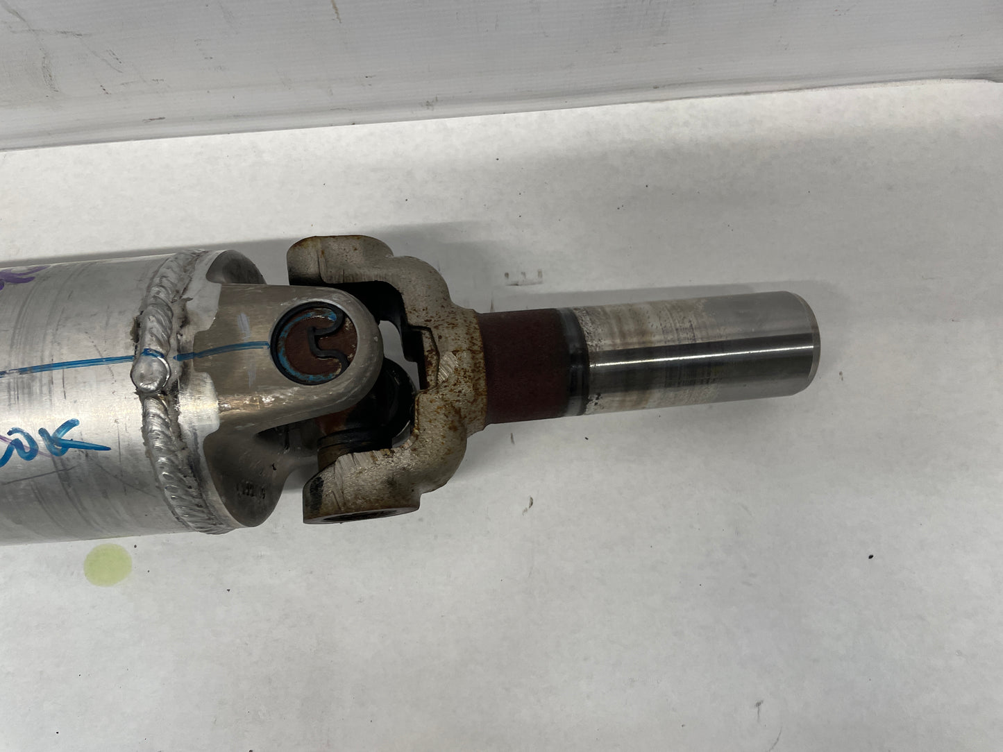 2018 Cadillac Escalade Rear Drive Shaft Driveshaft Driveline OEM