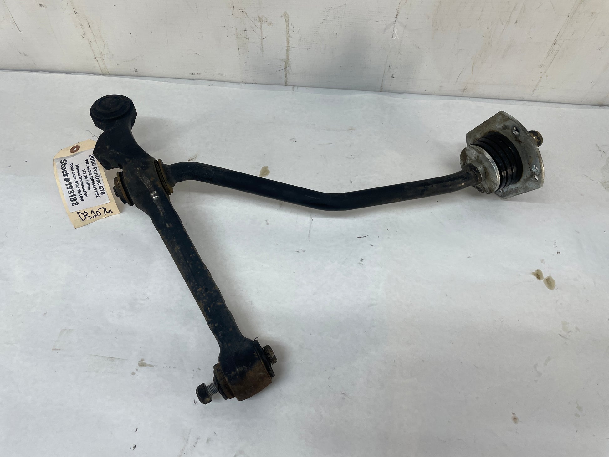 2004 Pontiac GTO LH Driver Front Suspension Lower Control Arm Radius Rod OEM - Day's Parts Yard