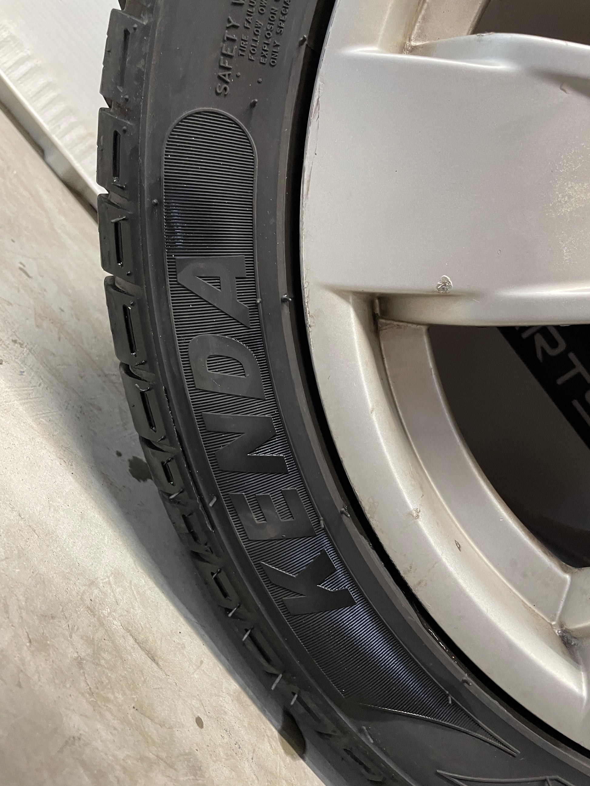 2005 Pontiac GTO Factory OEM Wheel & Tire Set Vezda UHP Kenda 17X8 - Day's Parts Yard