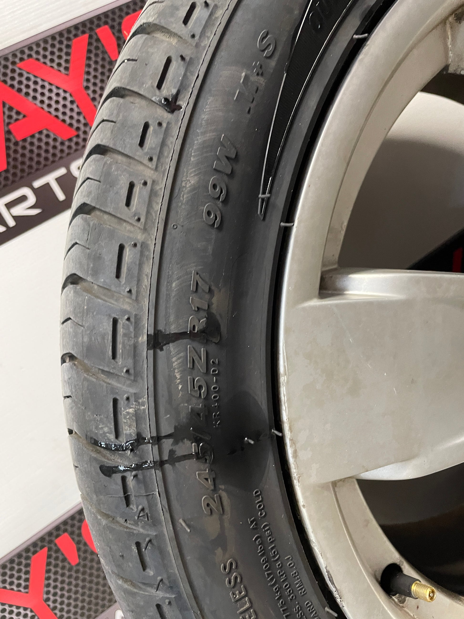 2005 Pontiac GTO Factory OEM Wheel & Tire Set Vezda UHP Kenda 17X8 - Day's Parts Yard