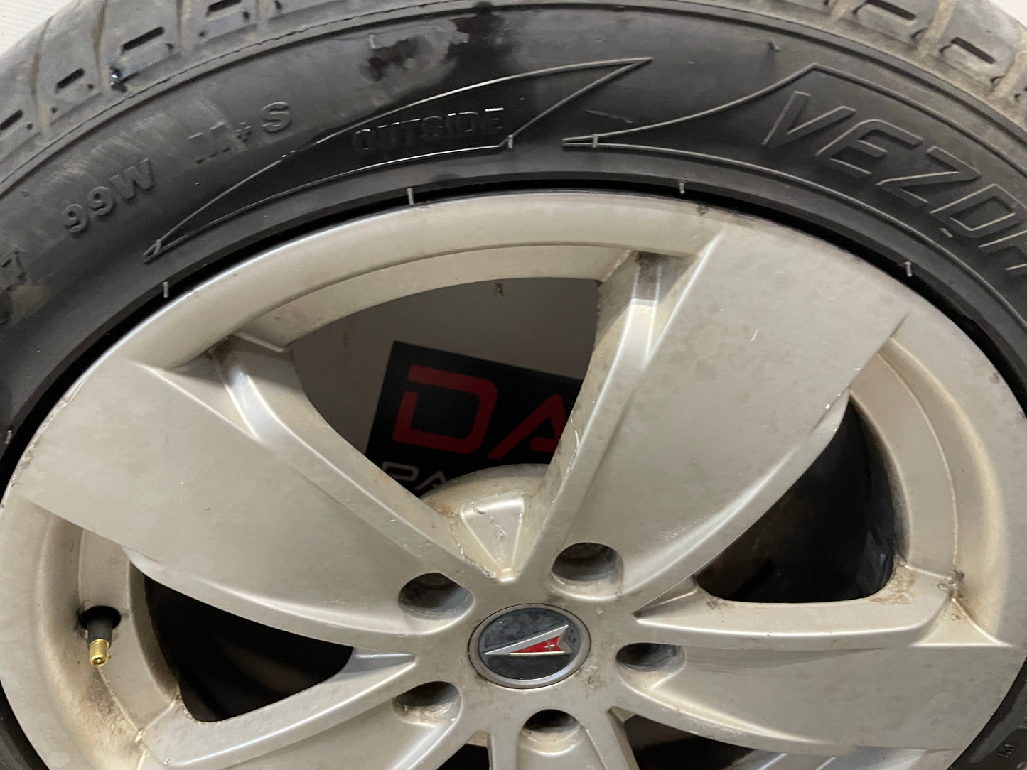 2005 Pontiac GTO Factory OEM Wheel & Tire Set Vezda UHP Kenda 17X8 - Day's Parts Yard