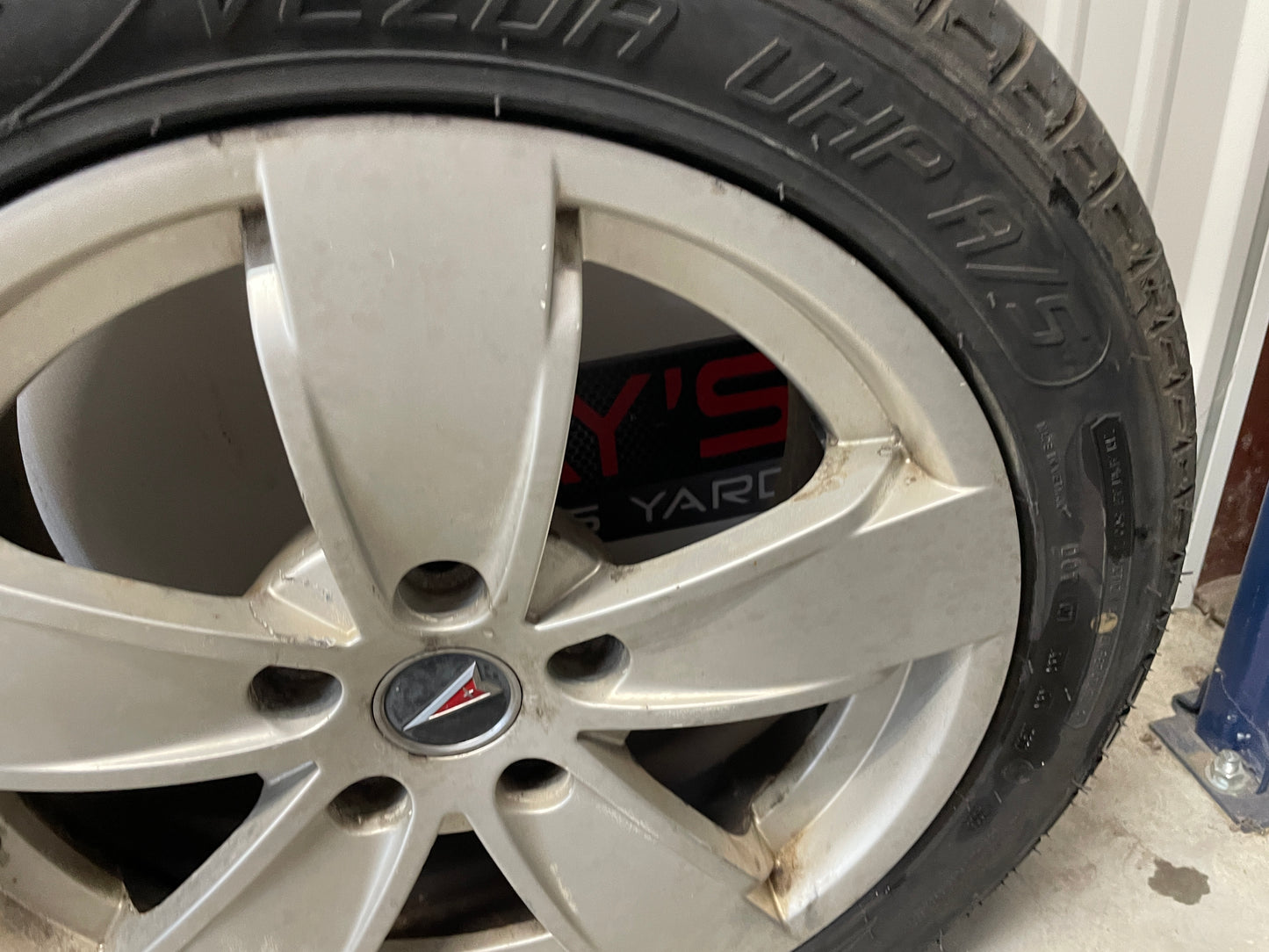 2005 Pontiac GTO Factory OEM Wheel & Tire Set Vezda UHP Kenda 17X8 - Day's Parts Yard