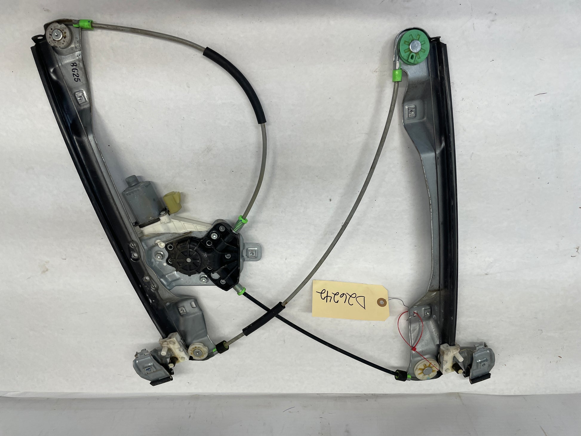 2009 Pontiac G8 Base RH Passenger Front Door Window Regulator Motor OEM - Day's Parts Yard
