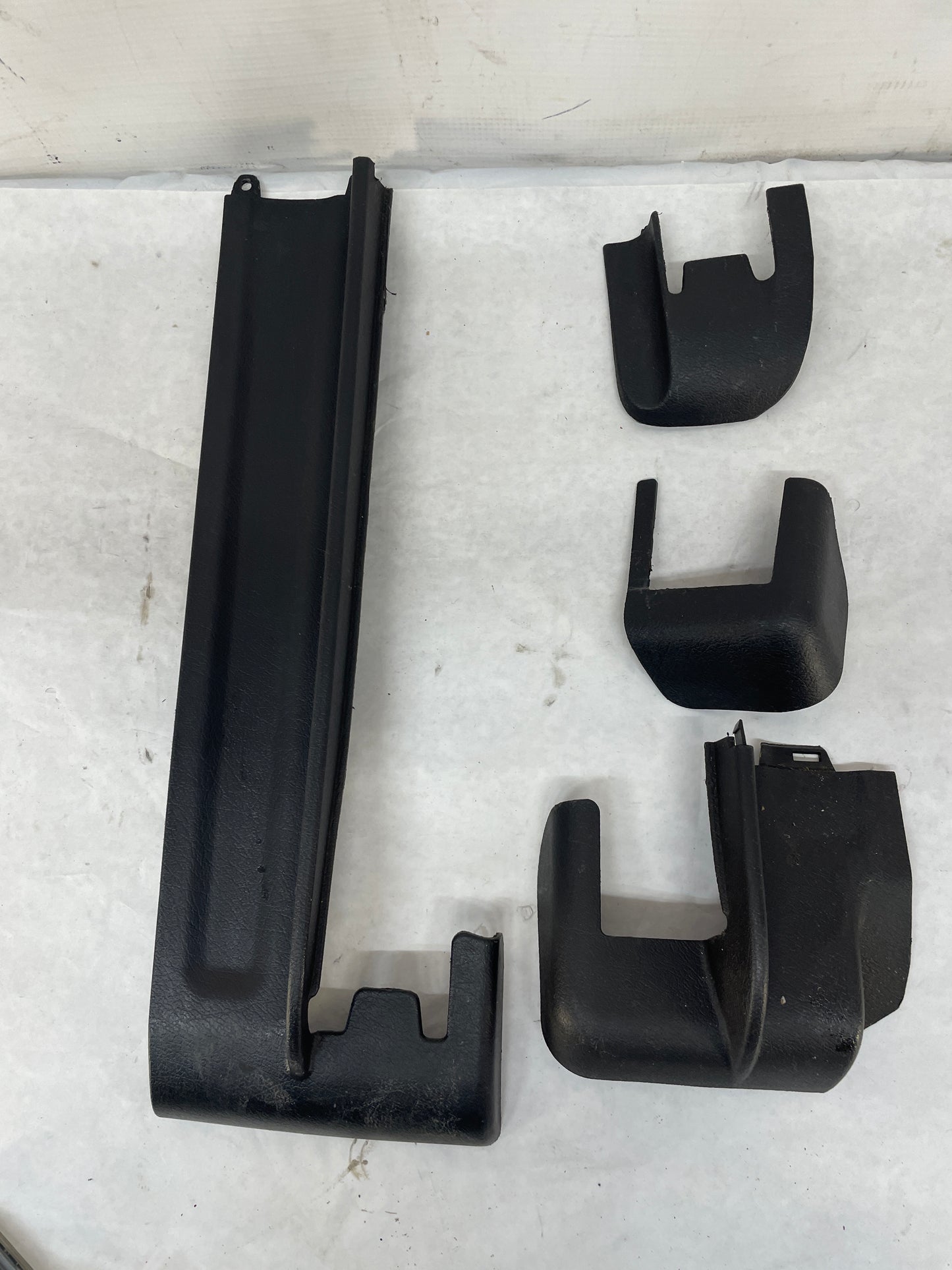 2005 Pontiac GTO RH Passenger 4pc Seat Rail Frame Trim Cover Set OEM