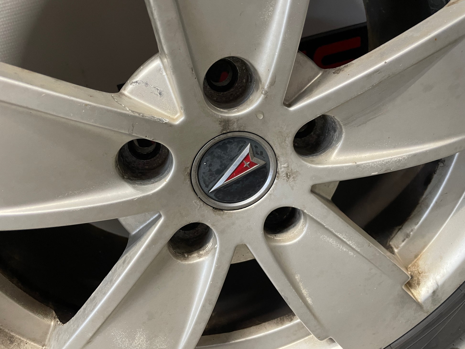 2005 Pontiac GTO Factory OEM Wheel & Tire Set Vezda UHP Kenda 17X8 - Day's Parts Yard