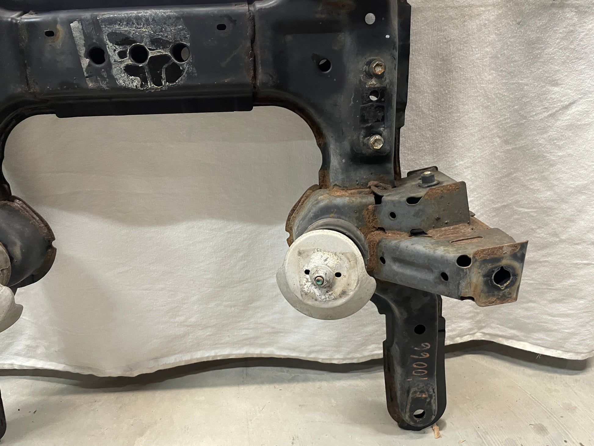2009 Pontiac G8 GT Front Cradle Cross K Member Sub Frame OEM - Day's Parts Yard