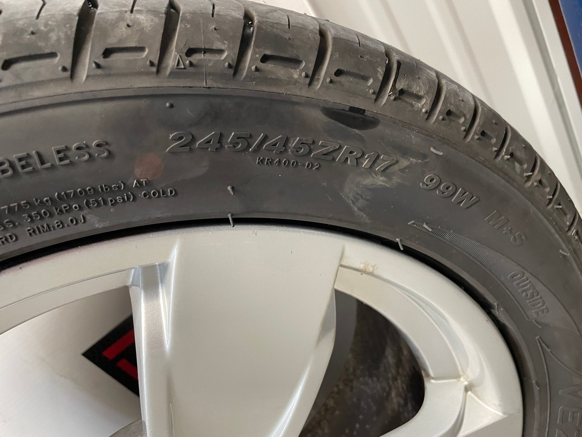 2005 Pontiac GTO Factory OEM Wheel & Tire Set Vezda UHP Kenda 17X8 - Day's Parts Yard