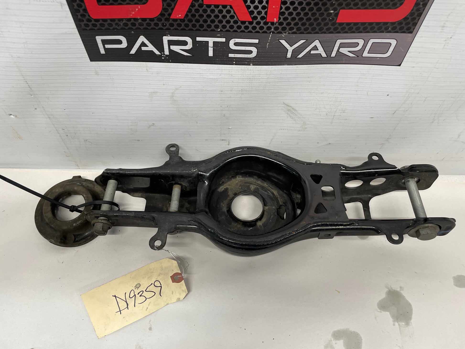 2018 Chevy Camaro 1LE SS LH Driver Rear Suspension Lower Control Arm Spring OEM - Day's Parts Yard