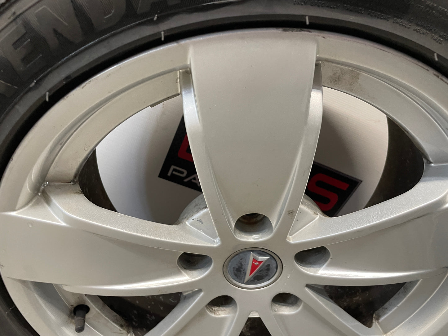 2005 Pontiac GTO Factory OEM Wheel & Tire Set Vezda UHP Kenda 17X8 - Day's Parts Yard